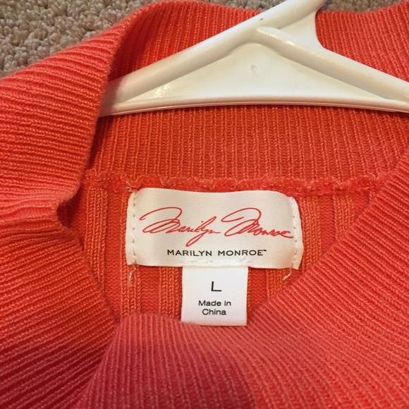 Marilyn Monroe Sweater - Picture 4 of 5